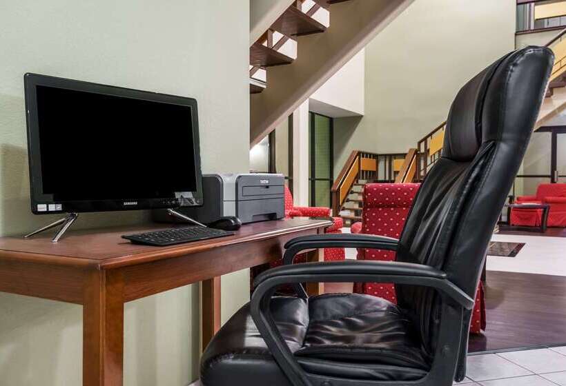 فندق Baymont By Wyndham Kokomo