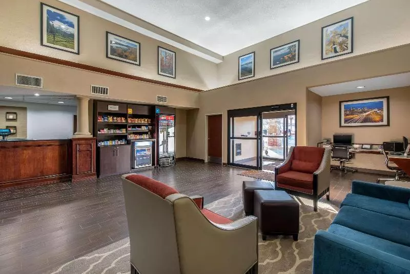 Отель Comfort Suites Lakewood Denver