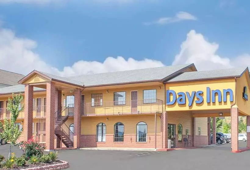 هتل Days Inn By Wyndham Fayetteville