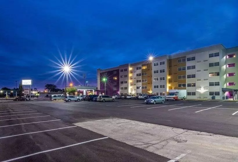 District 3 Hotel, Ascend Hotel Collection