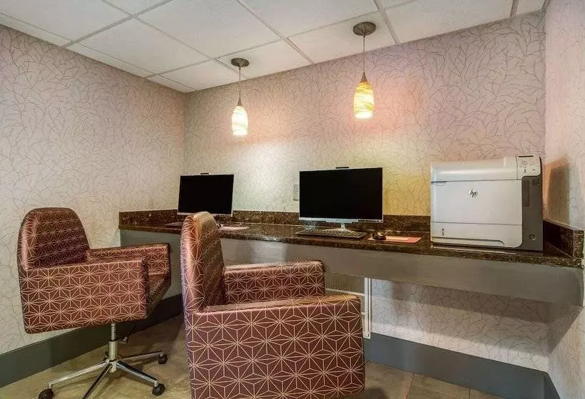 District 3 Hotel, Ascend Hotel Collection