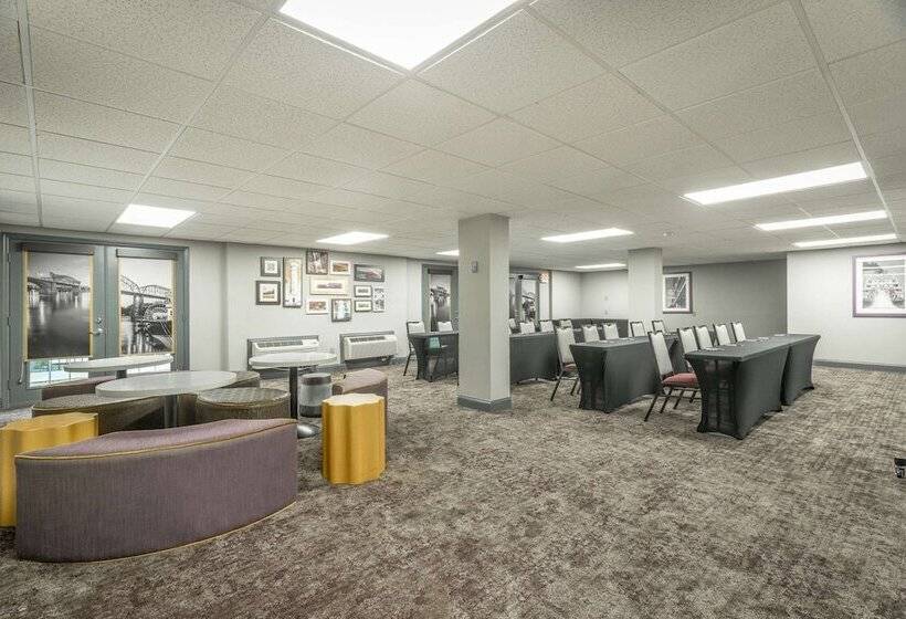 District 3 Hotel, Ascend Hotel Collection