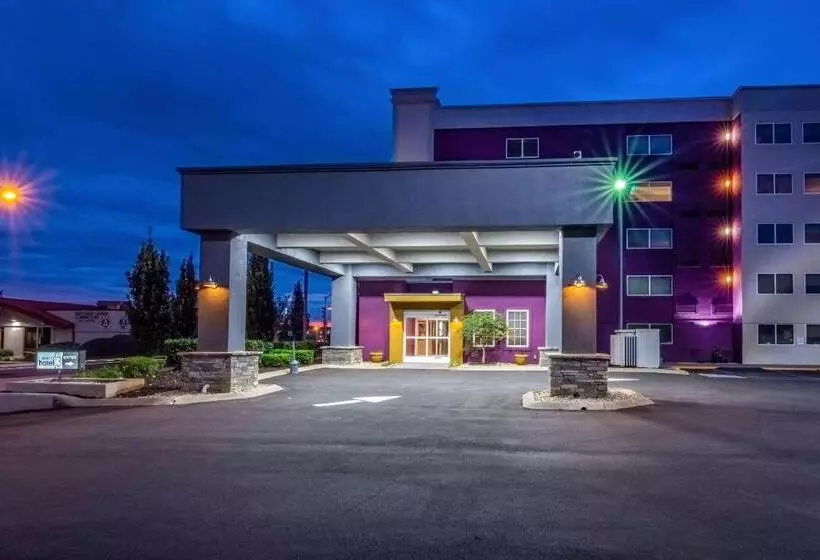 District 3 Hotel, Ascend Hotel Collection