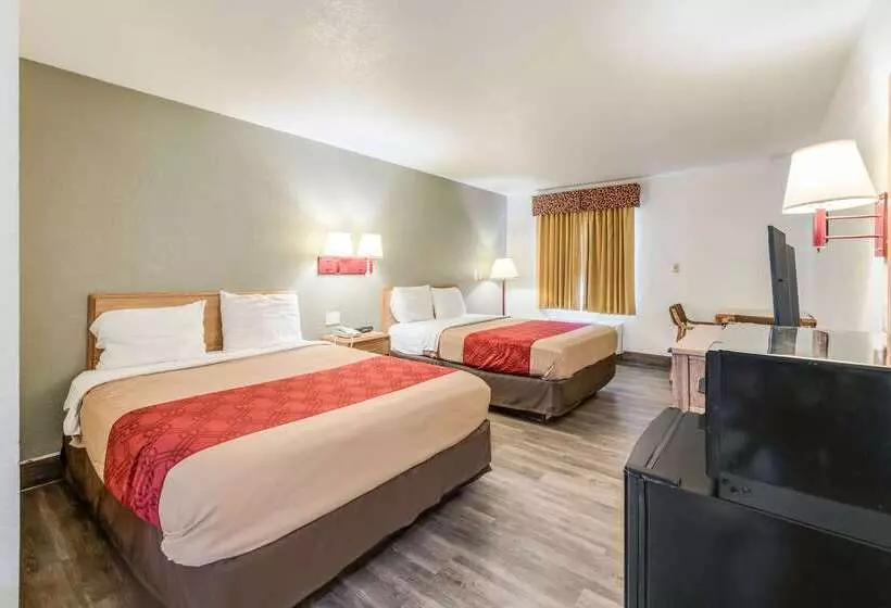בית מלון כפרי Econo Lodge Truman Inn