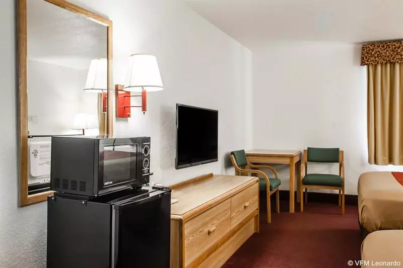 בית מלון כפרי Econo Lodge Truman Inn