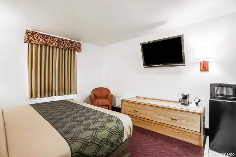 בית מלון כפרי Econo Lodge Truman Inn