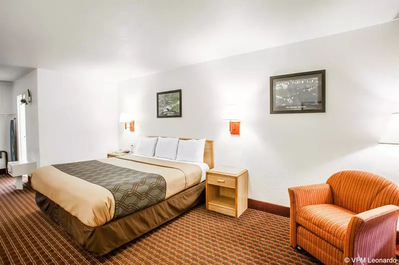 בית מלון כפרי Econo Lodge Truman Inn