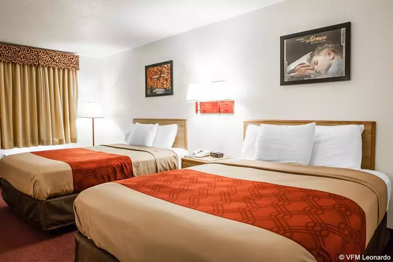 בית מלון כפרי Econo Lodge Truman Inn