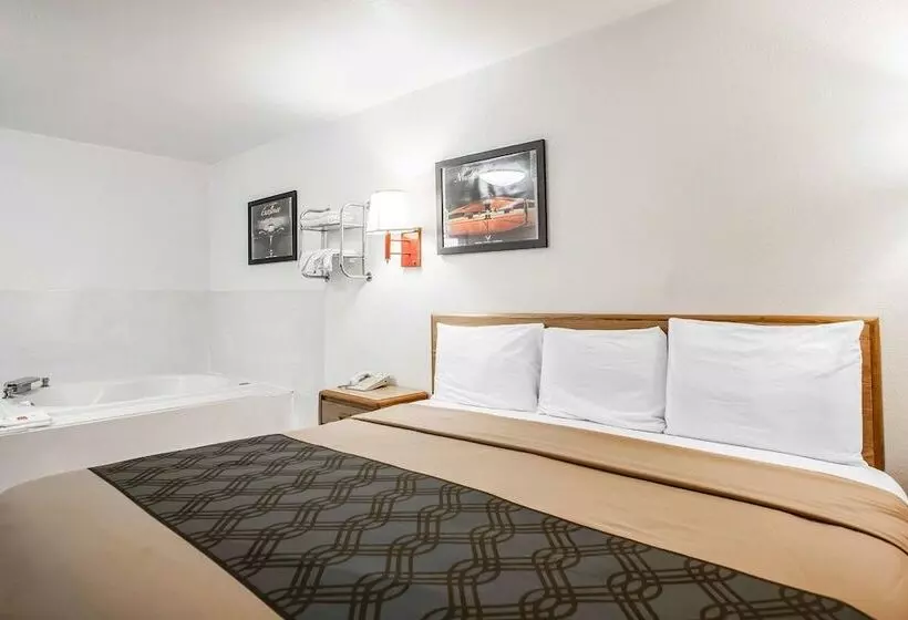 בית מלון כפרי Econo Lodge Truman Inn