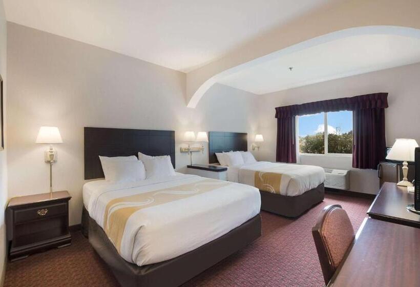 בית מלון כפרי Quality Inn Grand Suites Bellingham