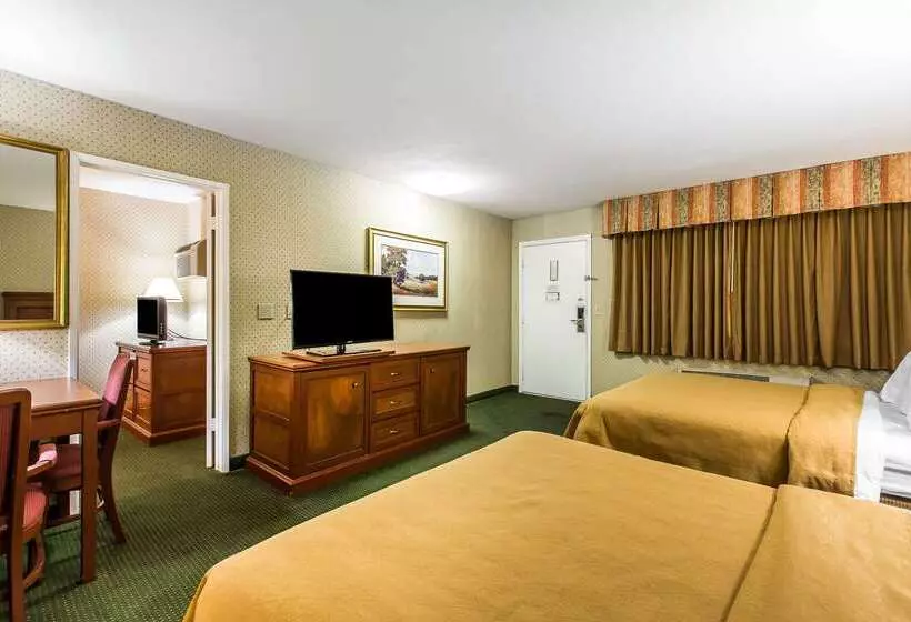 ホテル Quality Inn Near China Lake Naval Station