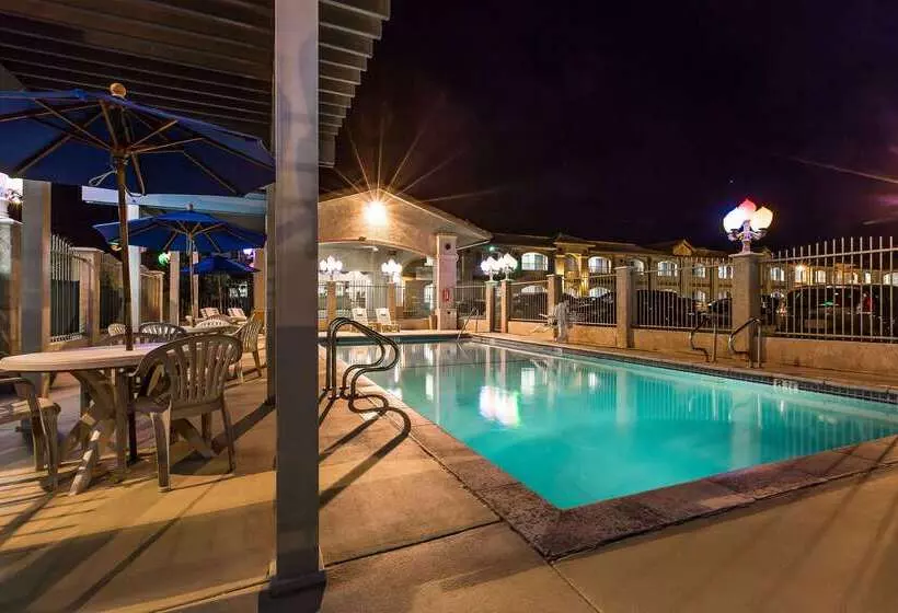 ホテル Quality Inn Near China Lake Naval Station