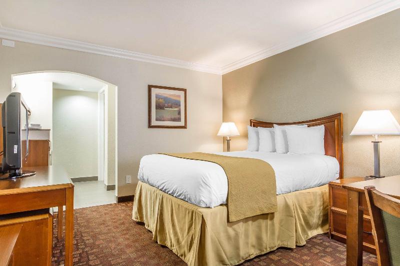 هتل Quality Inn Sacramento Convention Center