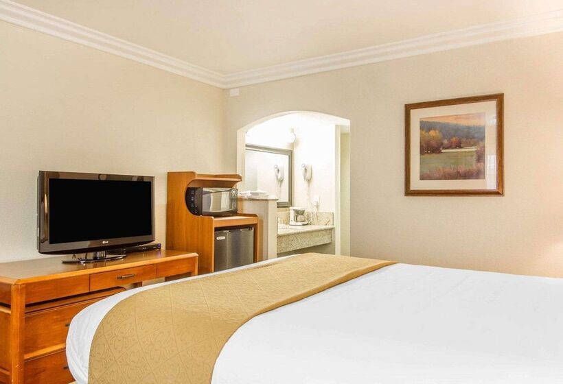 هتل Quality Inn Sacramento Convention Center