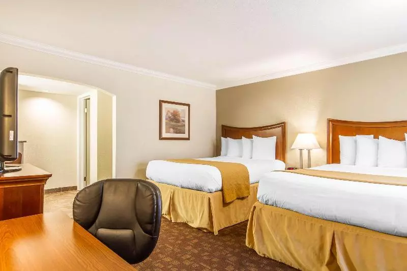 Отель Quality Inn Sacramento Convention Center