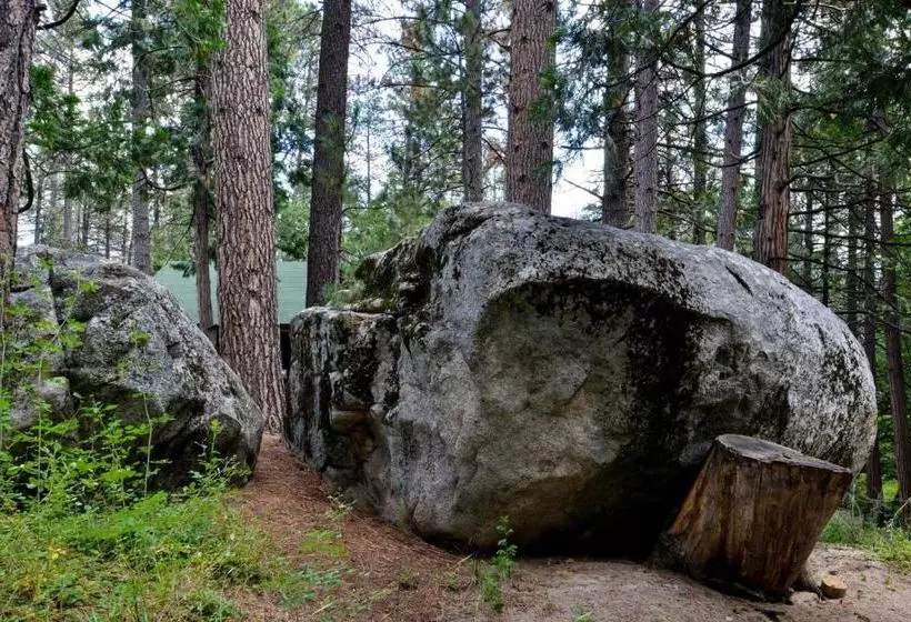 هتل Quiet Creek Inn