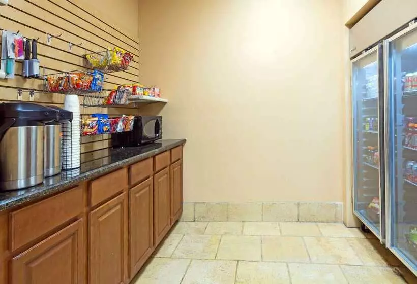 فندق Ramada By Wyndham Lake Placid