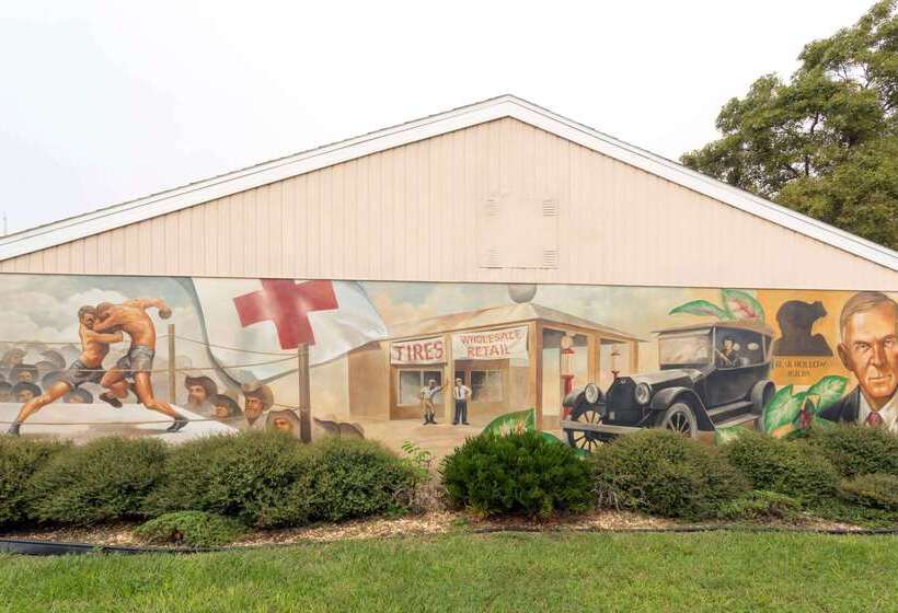 בית מלון כפרי Ramada By Wyndham Lake Placid