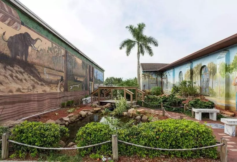 فندق Ramada By Wyndham Lake Placid