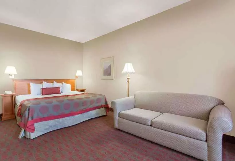 Отель Ramada By Wyndham St George