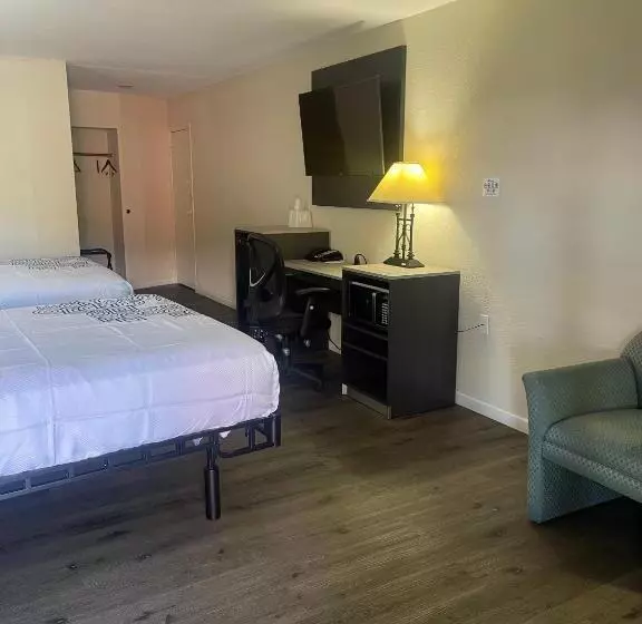 Отель Bourbon Capital Inn