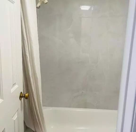 Отель Bourbon Capital Inn