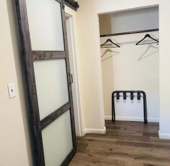 Отель Bourbon Capital Inn