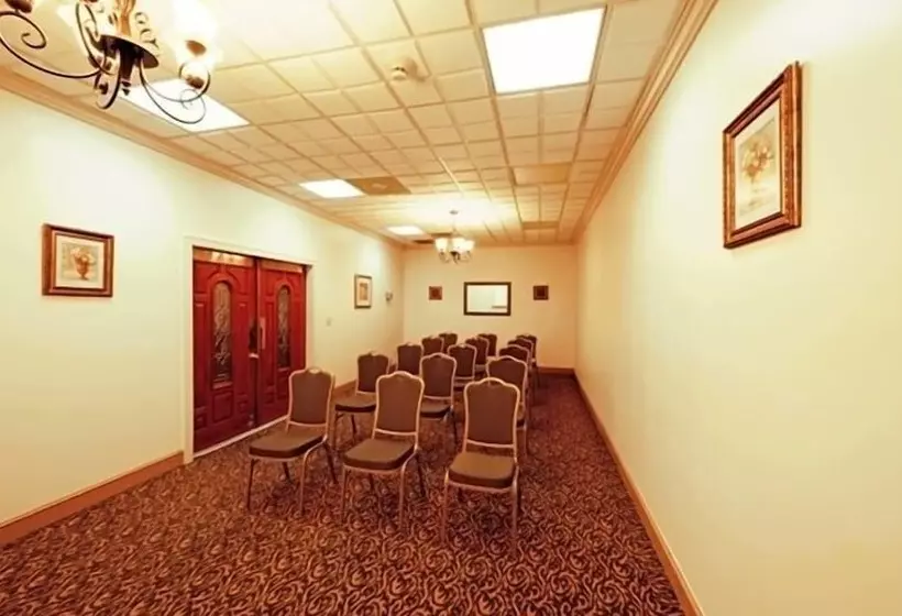 ホテル Village Inn Clemmons Winston Salem, Trademark By Wyndham