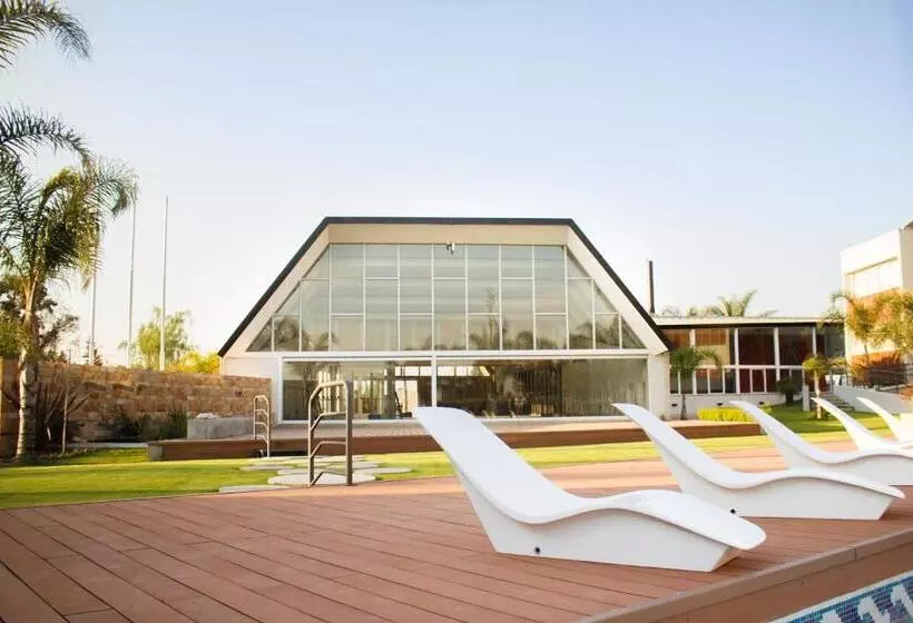 Hotelli Posada Maestosso