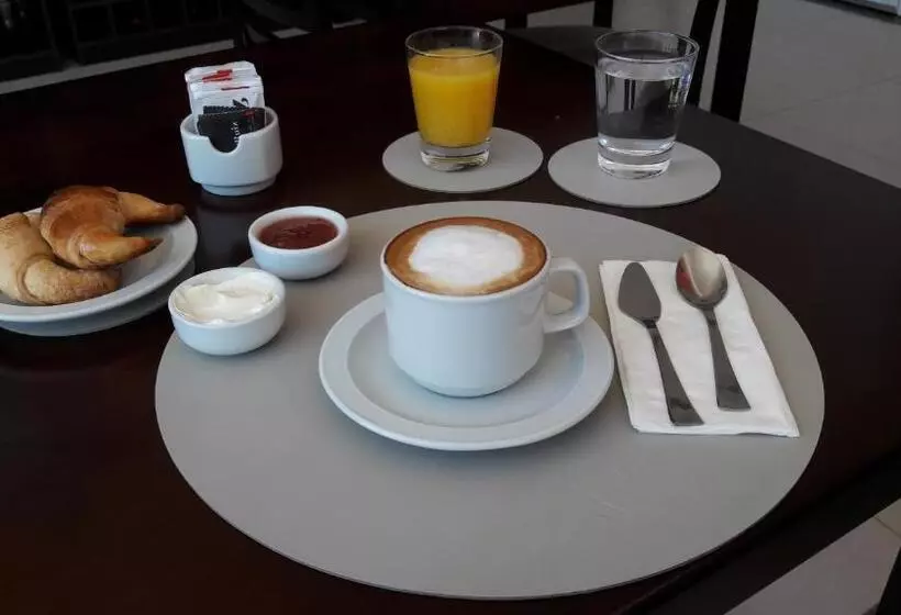 Hotelli Posada Maestosso