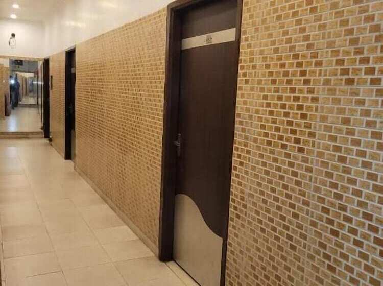 هتل Asha Guest House