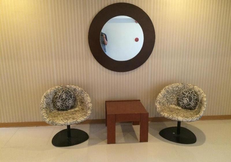 Stone House Hotel Pasay