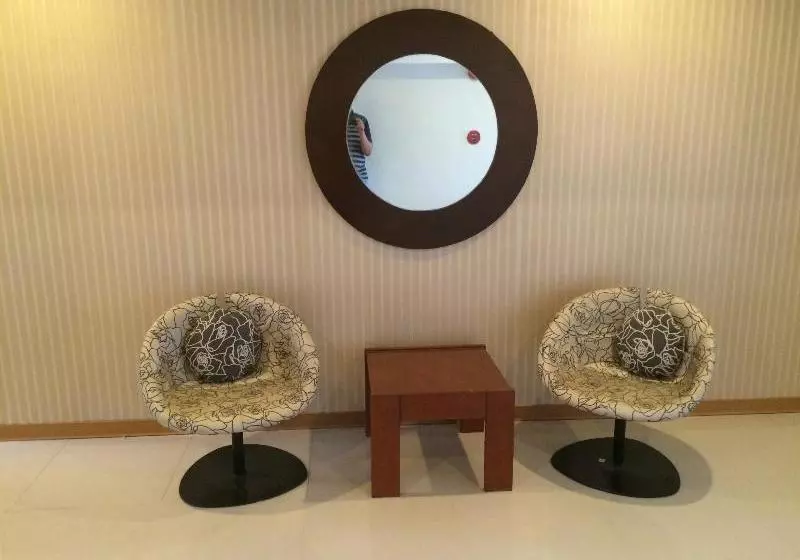 Stone House Hotel Pasay