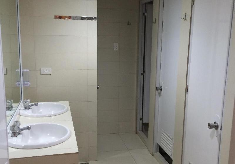 Stone House Hotel Pasay