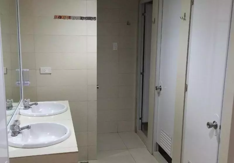 Stone House Hotel Pasay