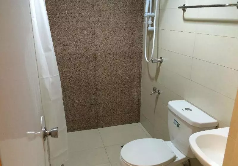 Stone House Hotel Pasay