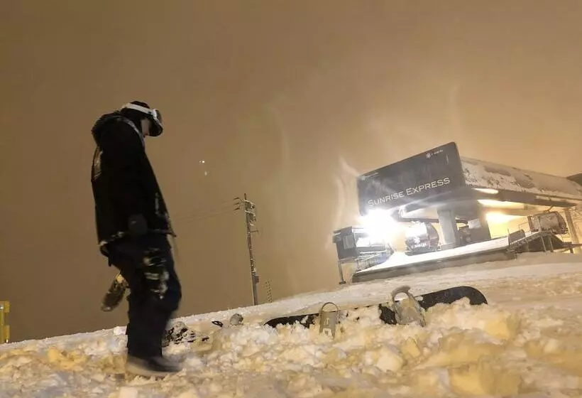 ペンション Snowhouse Memorie Hotel 石打丸山