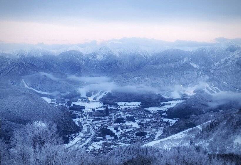 Пансион Snowhouse Memorie Hotel 石打丸山