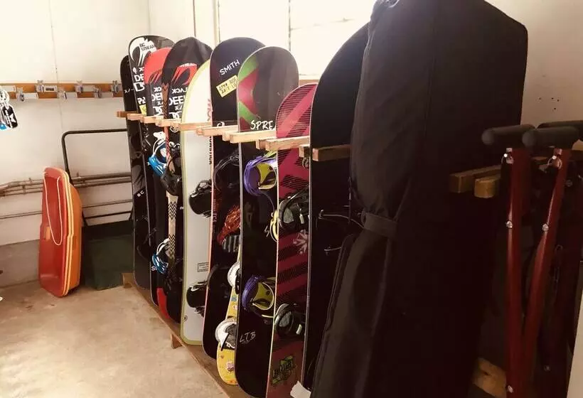 ペンション Snowhouse Memorie Hotel 石打丸山