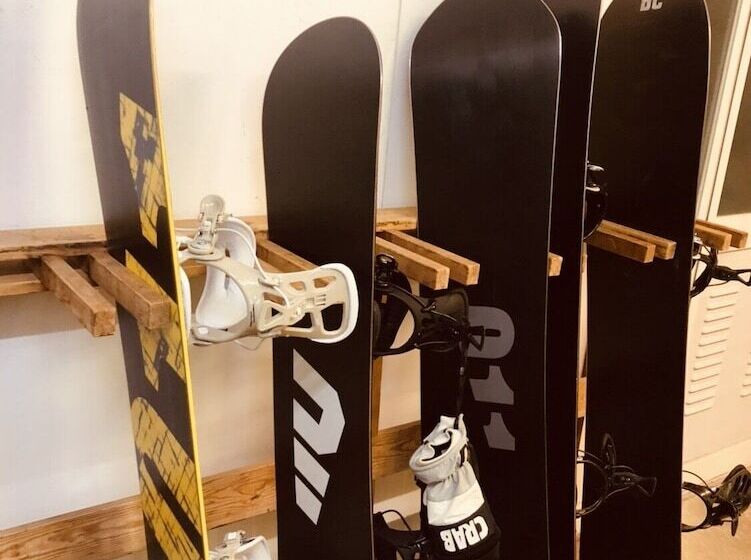 Пансион Snowhouse Memorie Hotel 石打丸山