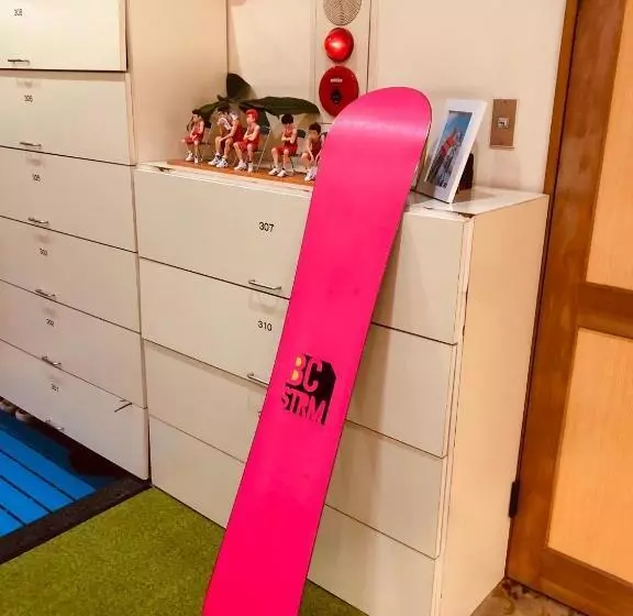 ペンション Snowhouse Memorie Hotel 石打丸山