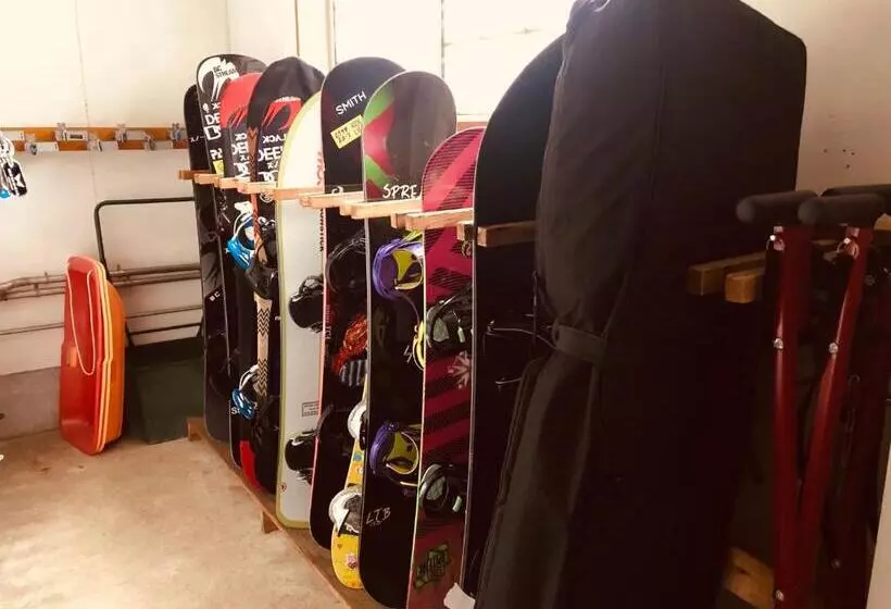 ペンション Snowhouse Memorie Hotel 石打丸山