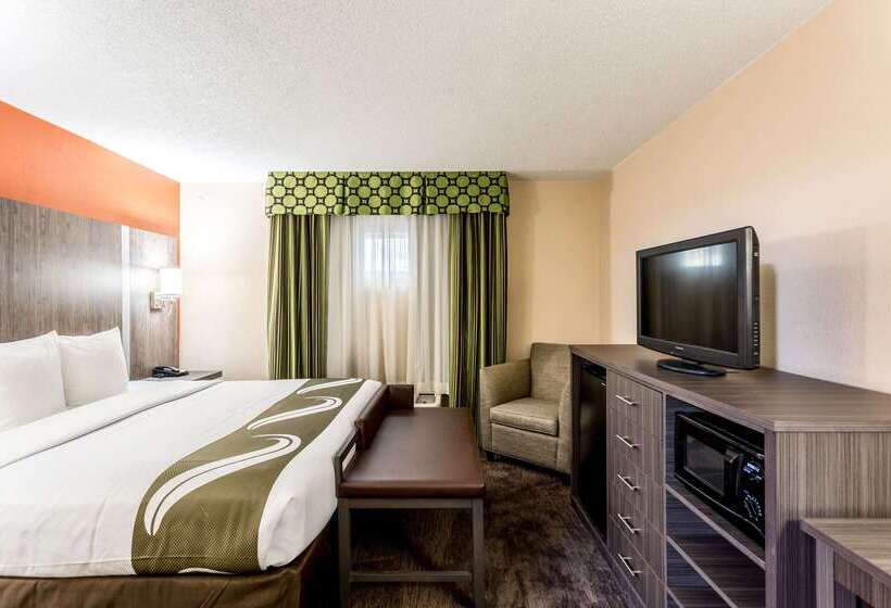 בית מלון כפרי Comfort Inn & Suites Nashville Downtown Stadium