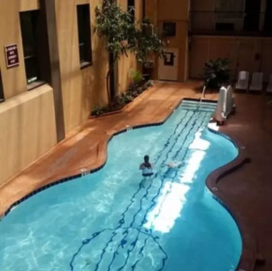 호텔 Comfort Inn & Suites Nashville Downtown   Stadium