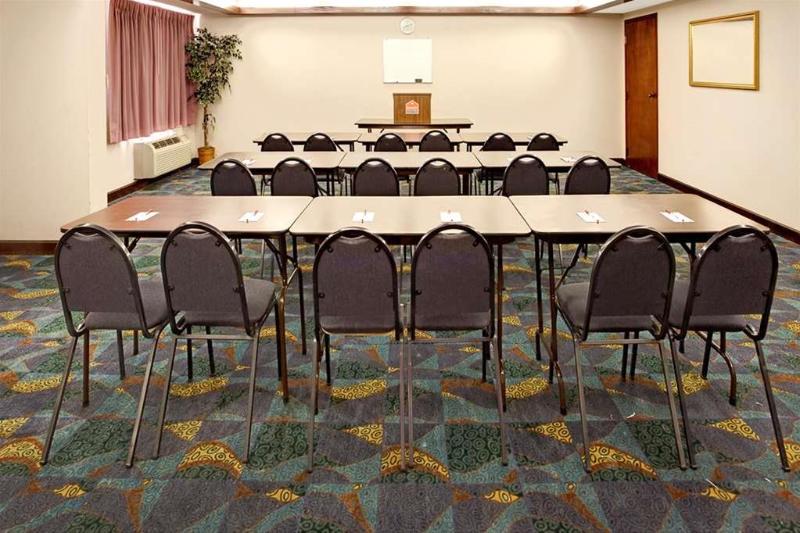 Отель Days Inn By Wyndham Adairsville