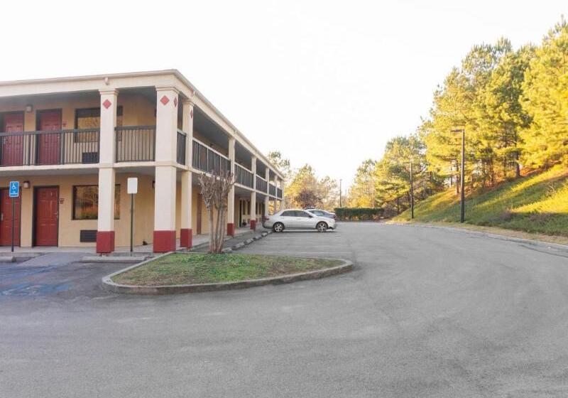 Отель Days Inn By Wyndham Adairsville