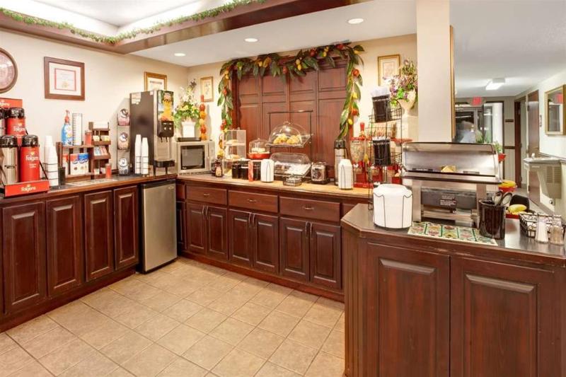 Отель Days Inn By Wyndham Adairsville