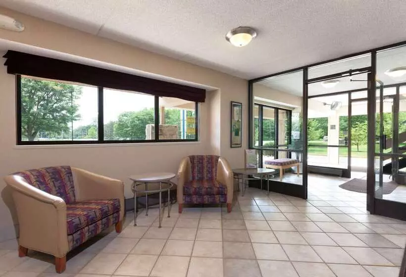 Отель Days Inn By Wyndham Monmouth Junction S Brunswick Princeton