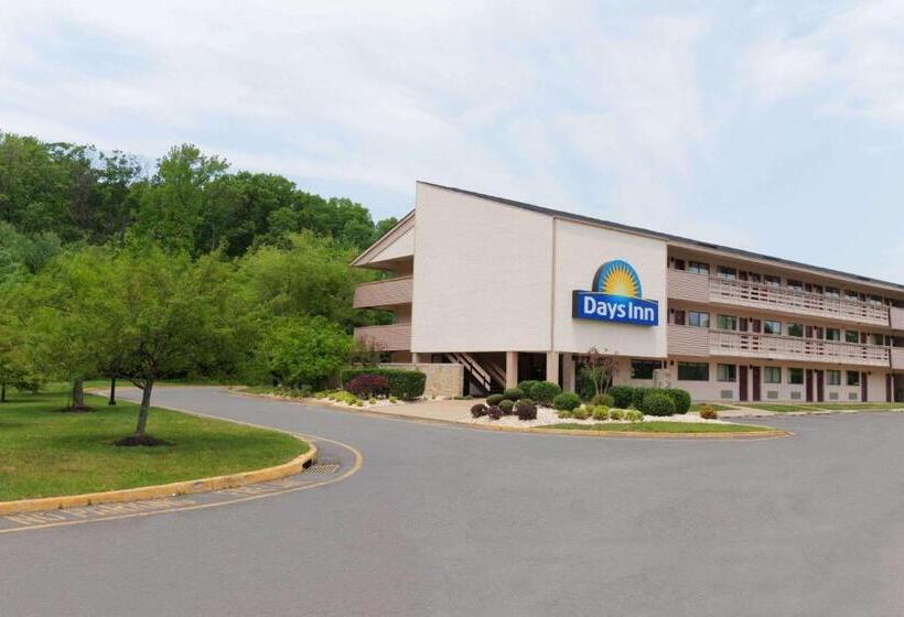 בית מלון כפרי Days Inn By Wyndham Monmouth Junction S Brunswick Princeton