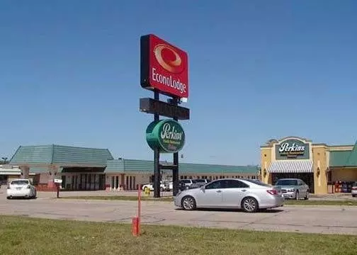 Отель Econo Lodge McPherson